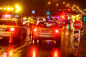 Trois personnes arrêtées lors d’un barrage routier à La Prairie