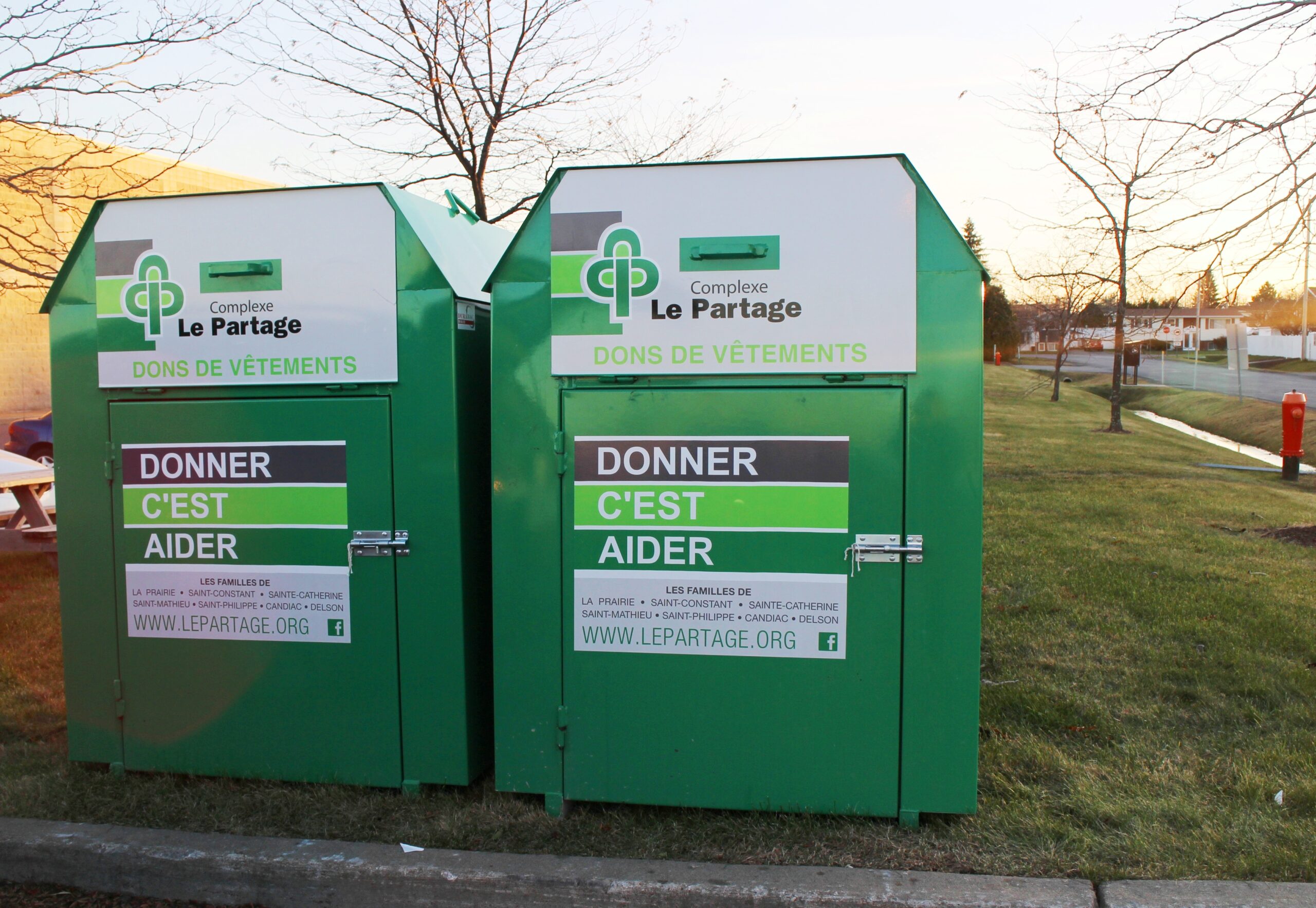 De plus en plus de municipalités encadrent les boîtes de dons