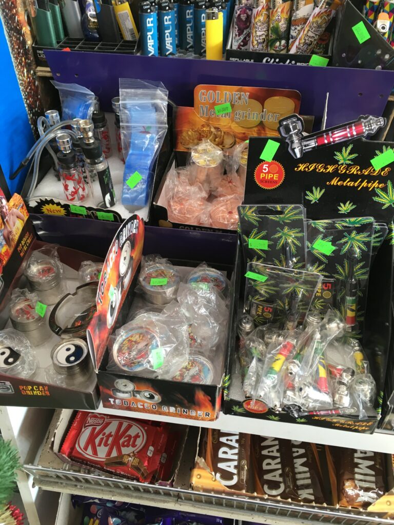 Contrairement à la loi: des produits du tabac accessibles à tous dans un dépanneur