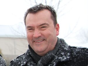 Alain Therrien s’insurge contre les compressions du gouvernement libéral