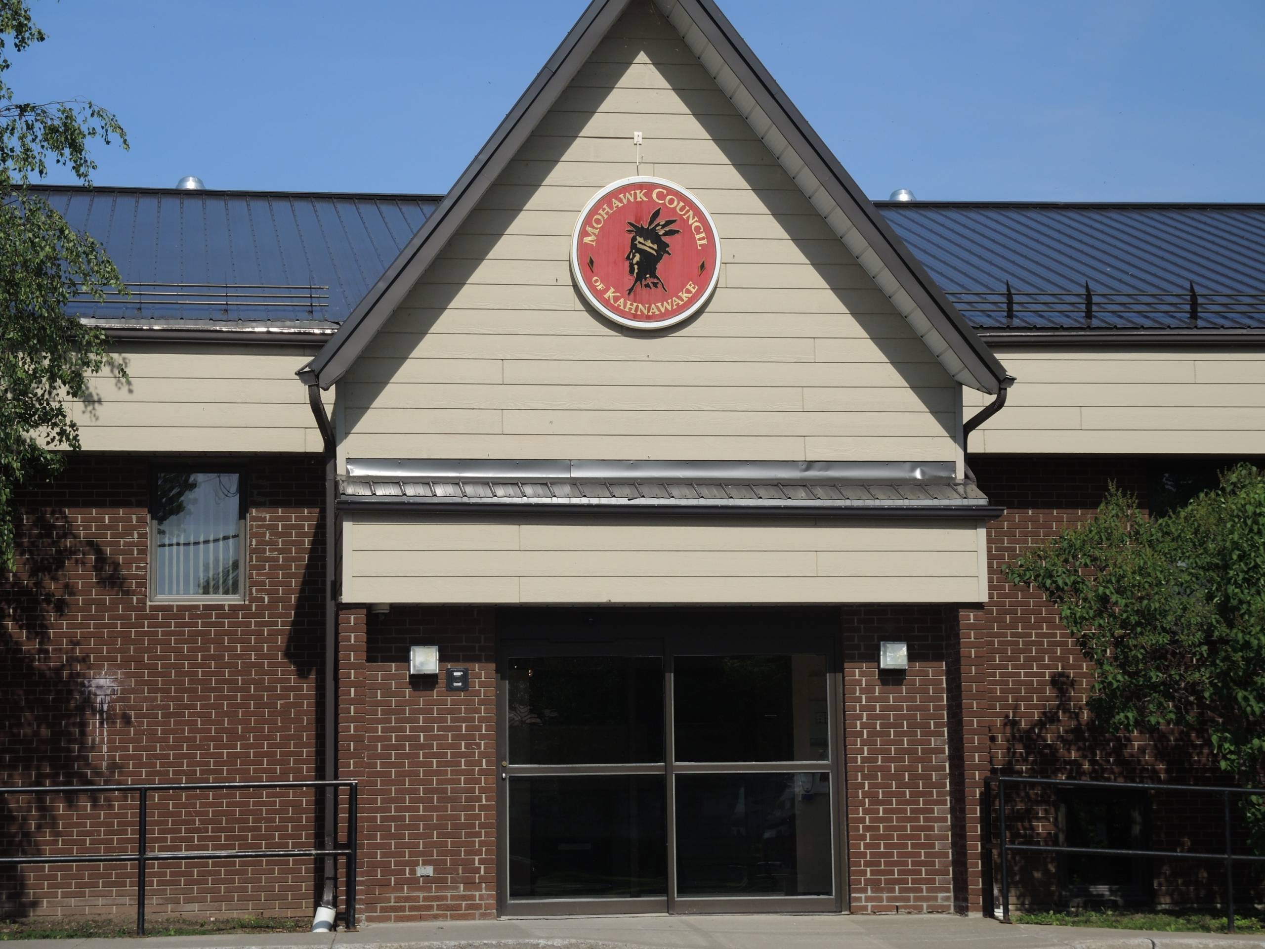 Meurtre à La Prairie en 2022 : une accusée plaide coupable à un chef