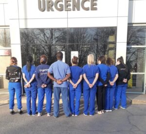 Des infirmières de l&rsquo;urgence manifestent devant l&rsquo;Hôpital Anna-Laberge