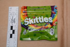 VIDÉO – Du cannabis déguisé en bonbons inquiète les policiers