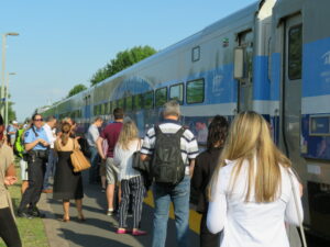 Kahnawake et Châteauguay veulent un arrêt du train de banlieue dans la réserve
