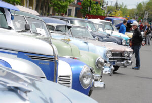Exposition de voitures anciennes à Saint-Lambert