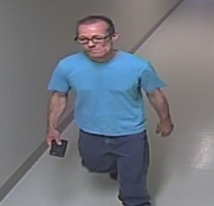 Un individu recherché pour vol de carte de crédit