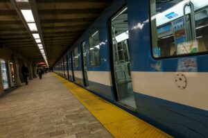 Une pétition dénonce la hausse du billet de métro à Longueuil