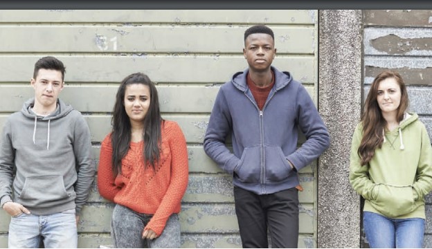 Les ados montérégiens fument et boivent moins, mais…