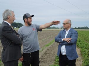 VIDÉO – Un plan pour mieux protéger les pollinisateurs en milieu agricole