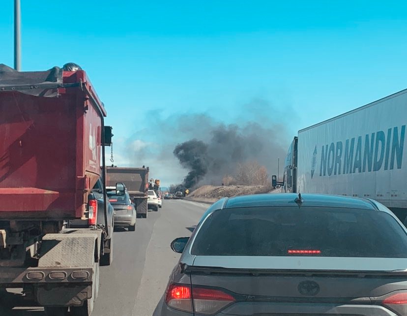 VIDÉO – Incendie d’un semi-remorque sur l’autoroute 30