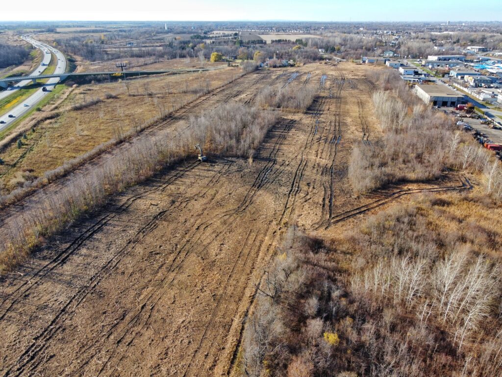 Construction projetée de bâtiments industriels à Delson