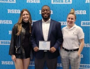 Trois bannières au basketball en un an pour les Dynamiques