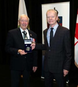 Médaille du Lieutenant-gouverneur : le président du Club des copains de Delson honoré