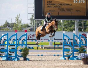 Une cavalière et étudiante en médecine de Candiac brille en compétition
