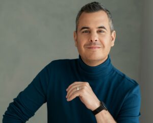 VIDÉO – Salon du livre de Roussillon : Pierre Hébert souligne la variété littéraire