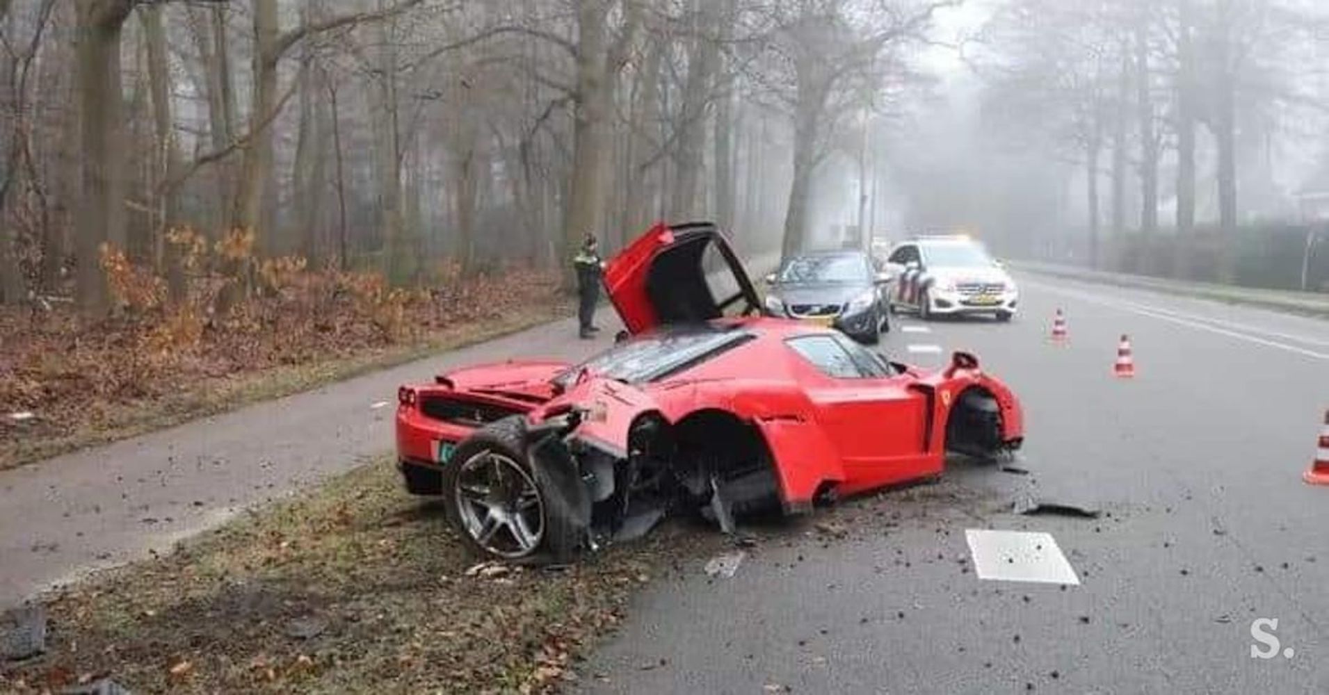 Une balade de routine se transforme en cauchemar pour cette Ferrari Enzo