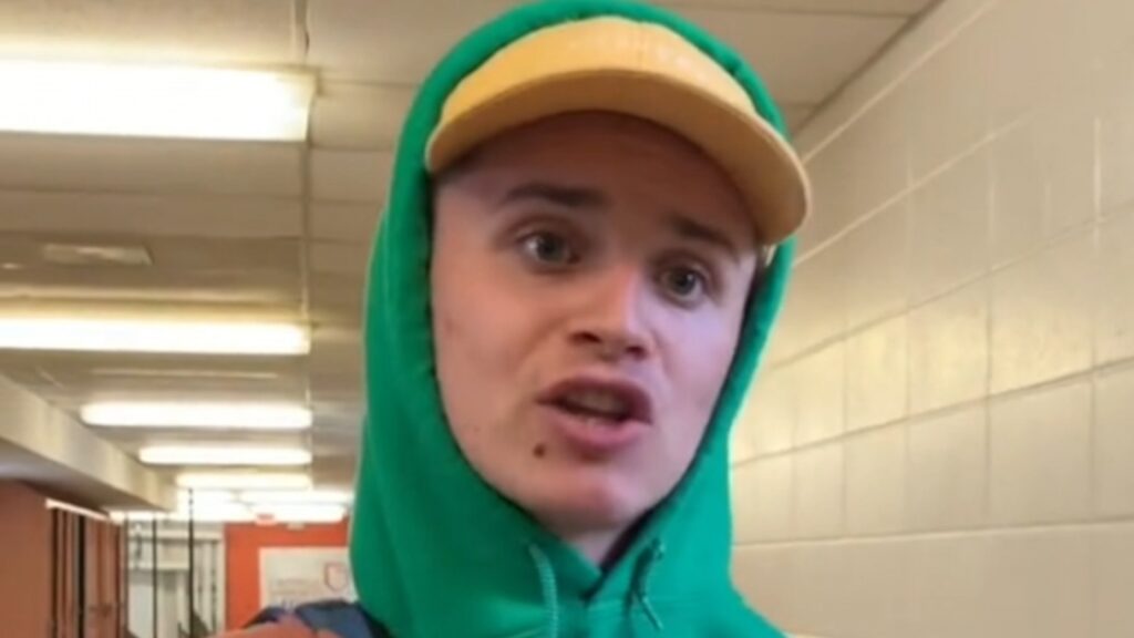 L&rsquo;animateur étrange d&rsquo;un camp de vacances