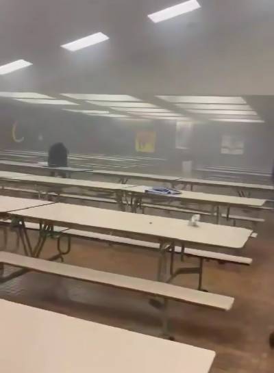 École secondaire de la Magdeleine : un engin fumigène lancé dans la cafétéria