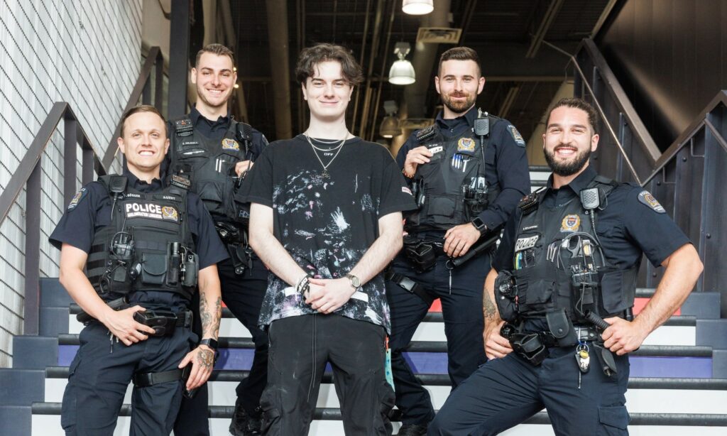 À 19 ans, il survit à un arrêt cardiaque en plein match de hockey