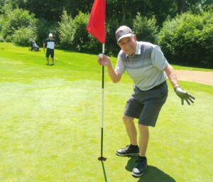 VIDÉO ET PHOTOS – Un trou d&rsquo;un coup à 91 ans