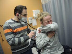 «Si vous êtes malades, vous n&rsquo;allez pas dans les rassemblements de famille» – Dr Luc Boileau