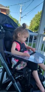 Une enfant en poussette adaptée refusée dans un autobus d’exo