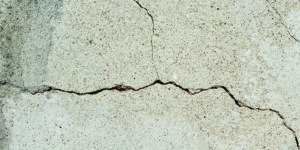 Comment réparer les fissures mineures dans les fondations de votre maison?