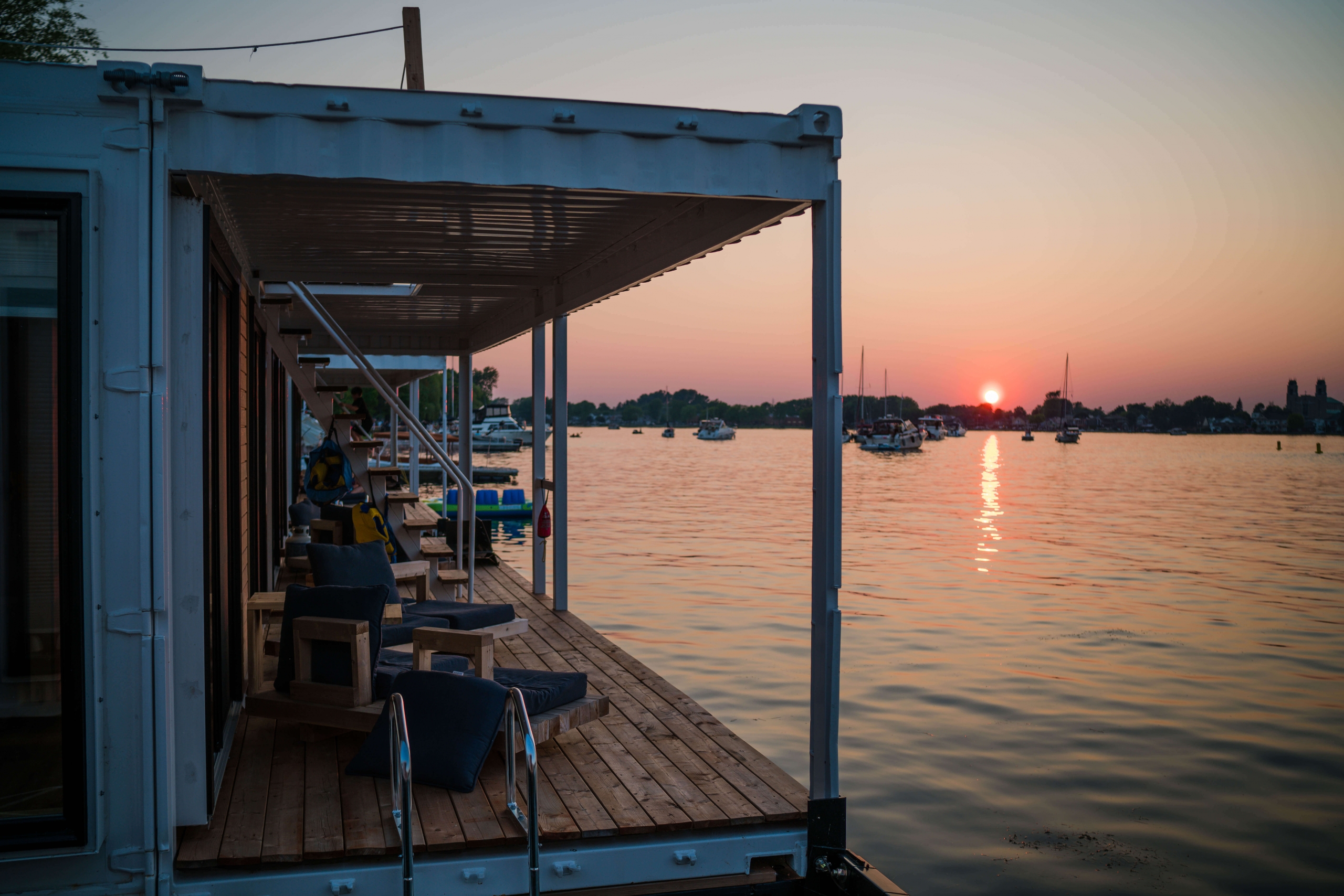 Dormir sur l’eau, de plus en plus populaire