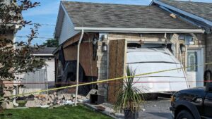 Explosion dans un garage résidentiel à Saint-Constant