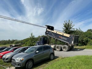 VIDÉO – Un camion heurte des fils électriques à Candiac