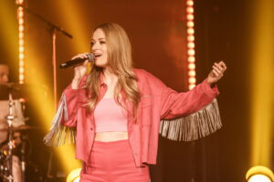 Une chanteuse country de passage au Théâtre du Vieux-La Prairie