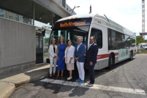 Une ligne d’autobus express vers l’aéroport de Saint-Hubert inaugurée