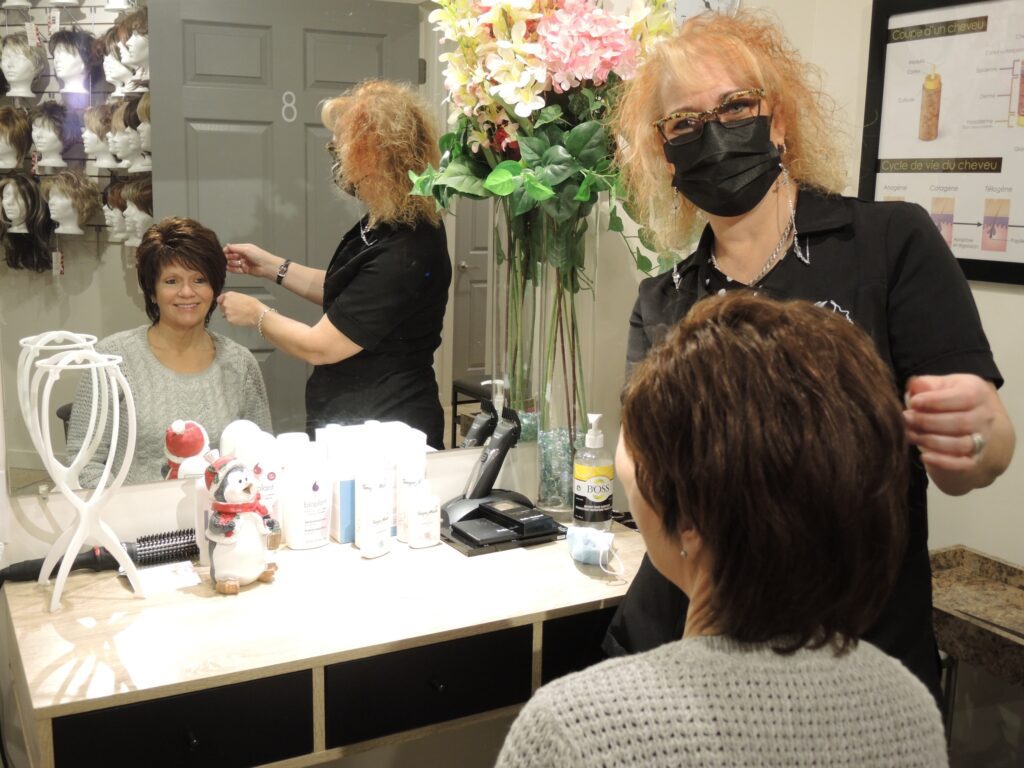 Don de perruques : un baume sur leur souffrance liée au cancer