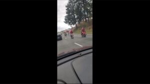Des pères Noël en moto?