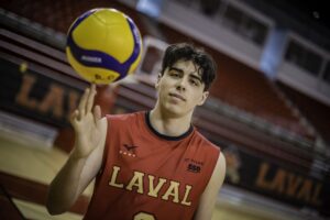 Un volleyeur de Delson redonne aux jeunes sportifs