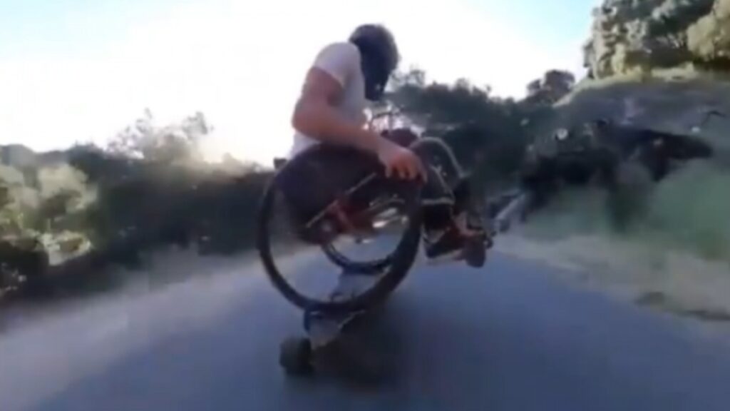 Un casse-cou téméraire!