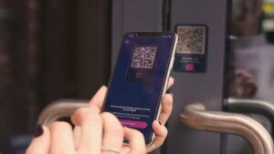Ce code QR autocollant veut remplacer la sonnette intelligente à moindre coût