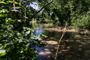 De l&rsquo;accompagnement aux villes touchées par l&rsquo;érosion de la rivière Saint-Régis