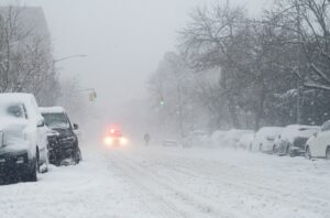 Voiture prise dans la neige : que faire ?