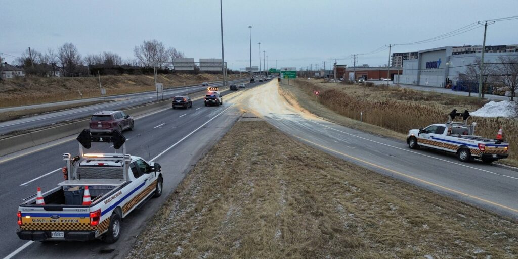 Déversement de maïs sur l’autoroute 15