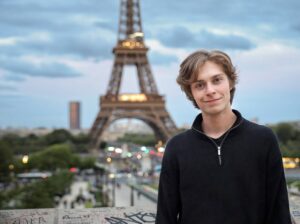 De La Prairie à Paris : le rêve surréel de Raphaël Girard