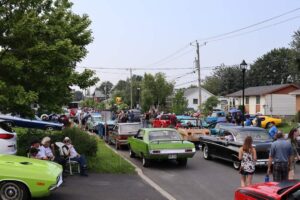 Exposition de voitures anciennes à Saint-Constant