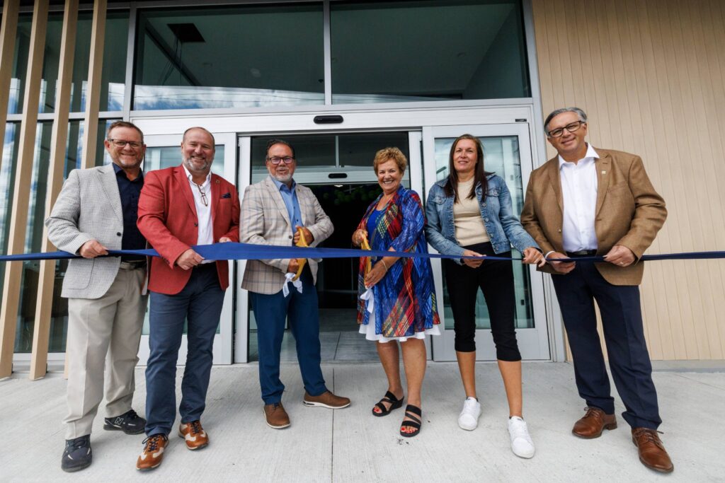 Bâti au coût de 34 M$ : le Complexe sportif Delson | Sainte-Catherine inauguré
