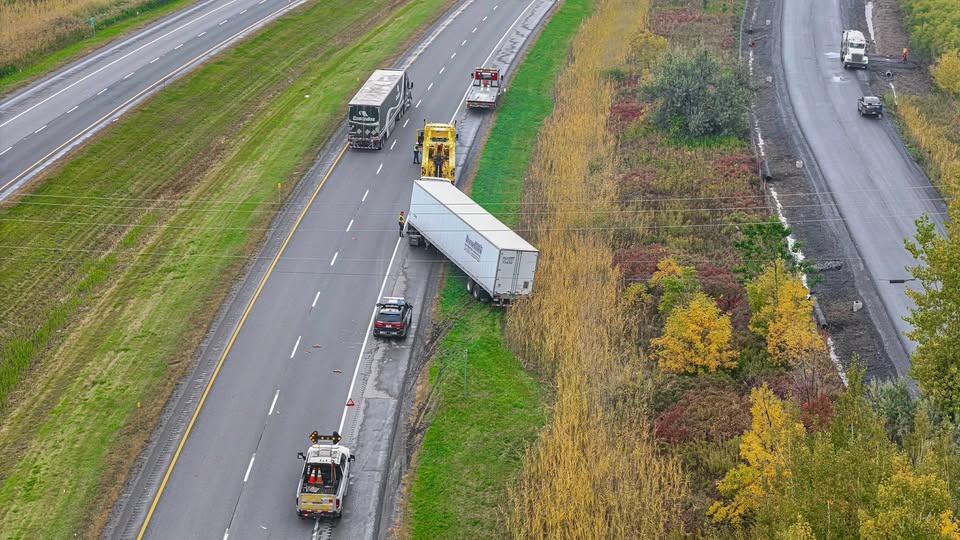 Sortie de route d’un camion sur la 30