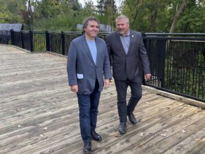 Saint-Philippe : la passerelle qui unit