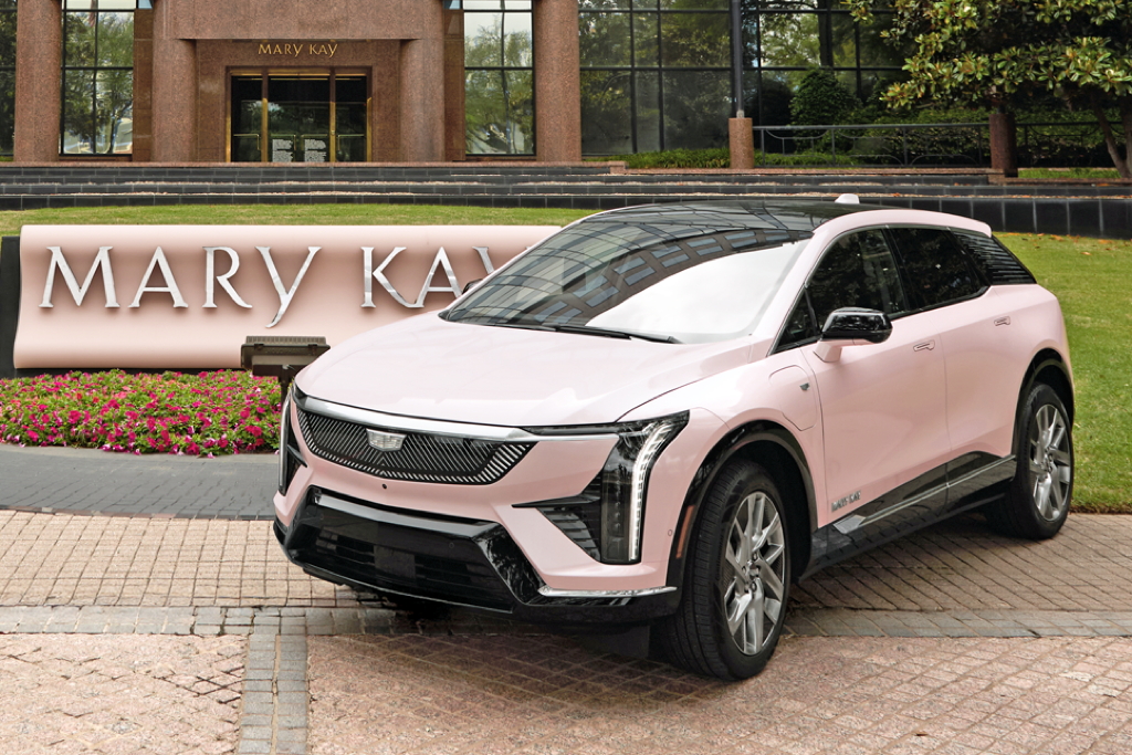 Mary Kay passe à l’électrique avec ses Cadillac roses