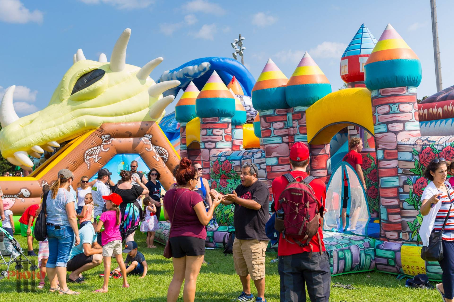 Ces ciseaux électriques sont parfaits pour les boîtes de carton