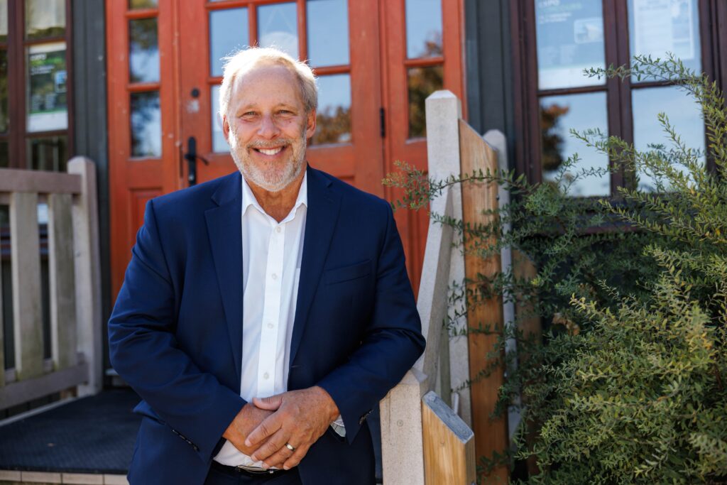 Le maire de Candiac Normand Dyotte a été réélu par acclamation.