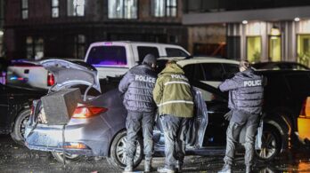 Coups de feu tirés sur un véhicule : une poursuite policière prend fin à Sainte-Catherine