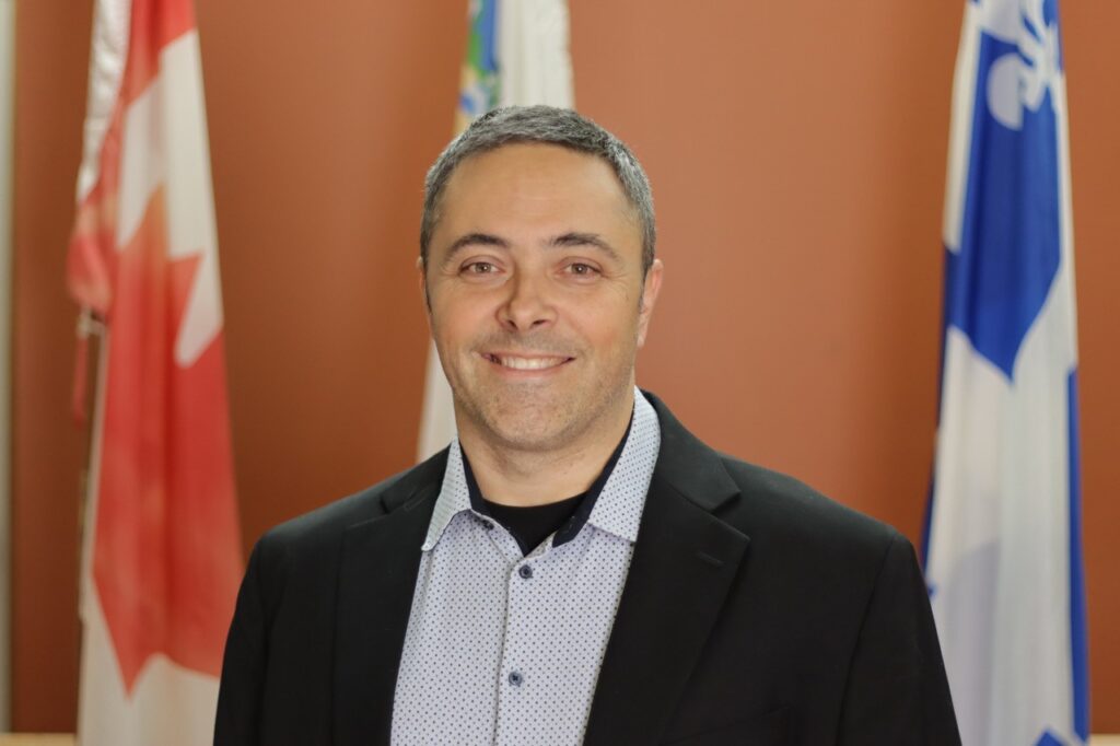 Saint-Mathieu : Jean-Luc Dulude élu aux petites heures du matin